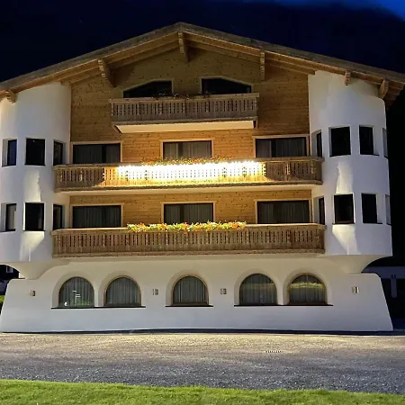 Garni Wallamotta Silvretta Card Premium Betrieb 4* Гальтюр